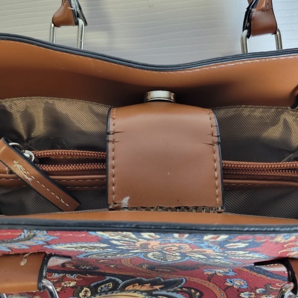 London Fog Handbag-Floral - Picture 7 of 11